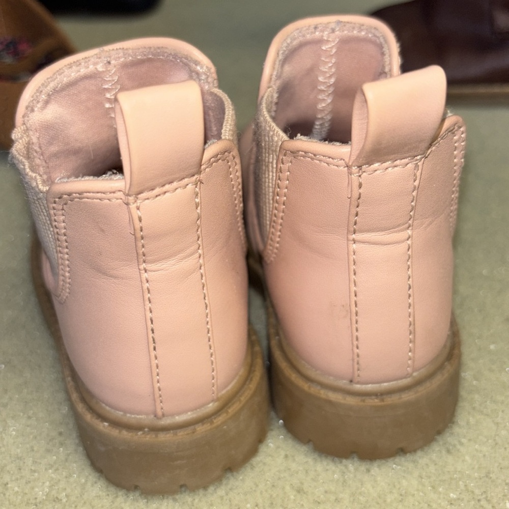 Pink combat boot - Picture 2 of 3